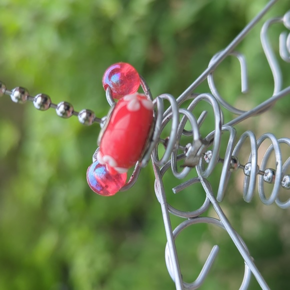 🆕️ Handcrafted Artisan Dragonfly Suncatcher with Red and White Glass Beads - Picture 10 of 15
